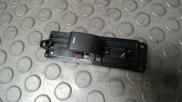 Foto: FENSTERHEBERSCHALTER eines Mazda 6 Sport Kombi 2.2 CD DPF