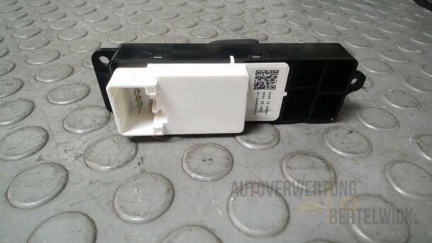 Foto: FENSTERHEBERSCHALTER eines Mazda 6 Sport Kombi 2.2 CD DPF