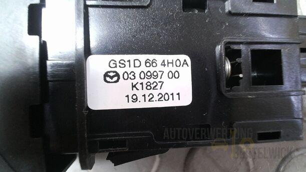 Foto: SCHALTER WARNBLINKANLAGE/ WARNBLINKSCHALTER eines Mazda 6 Sport Kombi 2.2 CD DPF