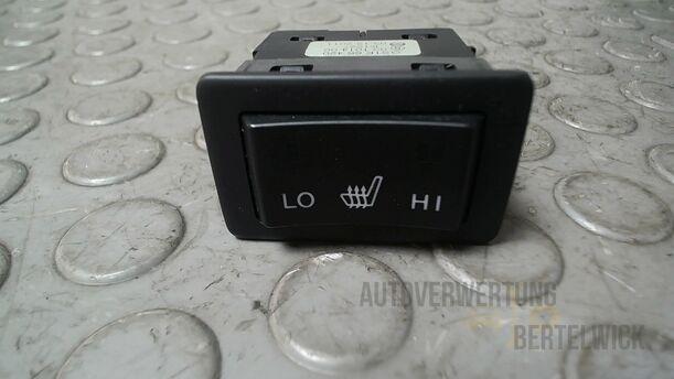 Foto: SCHALTER SITZHEIZUNG eines Mazda 6 Sport Kombi 2.2 CD DPF