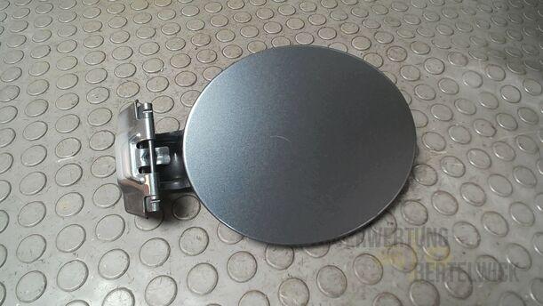 Foto: TANKKLAPPE/ TANKDECKEL eines Mazda 6 Sport Kombi 2.2 CD DPF