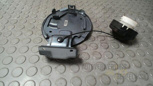 Foto: TANKKLAPPE/ TANKDECKEL eines Mazda 6 Sport Kombi 2.2 CD DPF