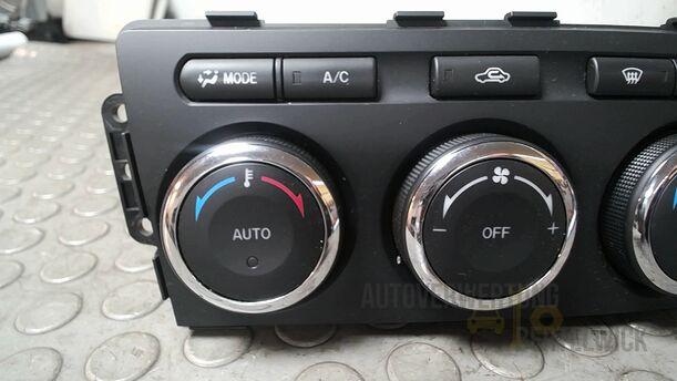 Foto: HEIZUNGSBETÄTIGUNG eines Mazda 6 Sport Kombi 2.2 CD DPF