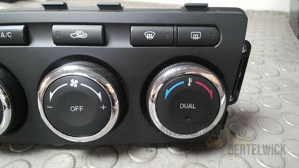 Foto: HEIZUNGSBETÄTIGUNG eines Mazda 6 Sport Kombi 2.2 CD DPF