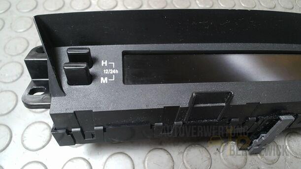 Foto: INFORMATIONSDISPLAY eines Mazda 6 Sport Kombi 2.2 CD DPF