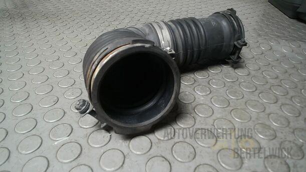 Foto: LUFTFILTERSCHLAUCH eines Mazda 6 Sport Kombi 2.2 CD DPF