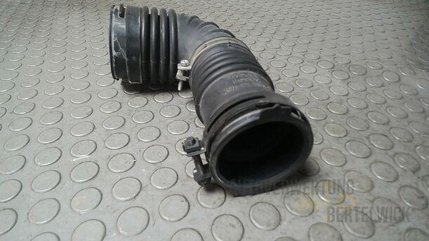 Foto: LUFTFILTERSCHLAUCH eines Mazda 6 Sport Kombi 2.2 CD DPF