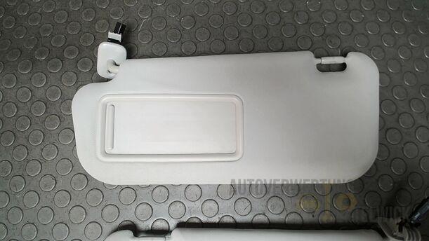 Foto: SONNENBLENDENPAAR eines Mazda 6 Sport Kombi 2.2 CD DPF