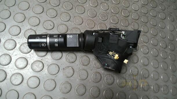 Foto: BLINKSCHALTER/ KOMBISCHALTER eines Mazda 6 Sport Kombi 2.2 CD DPF