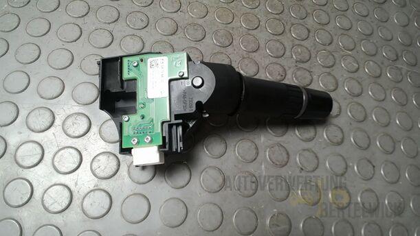 Foto: BLINKSCHALTER/ KOMBISCHALTER eines Mazda 6 Sport Kombi 2.2 CD DPF