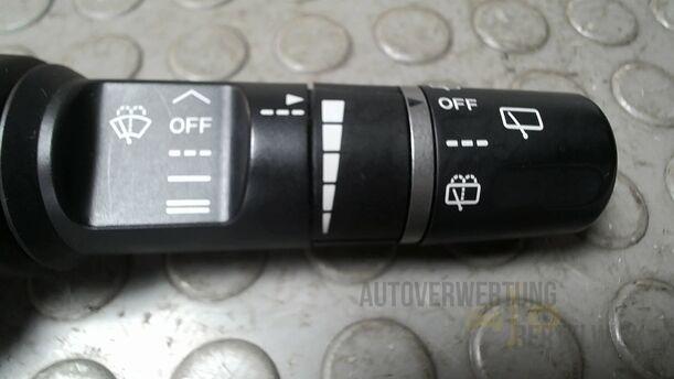 Foto: SCHEIBENWISCHERSCHALTER eines Mazda 6 Sport Kombi 2.2 CD DPF