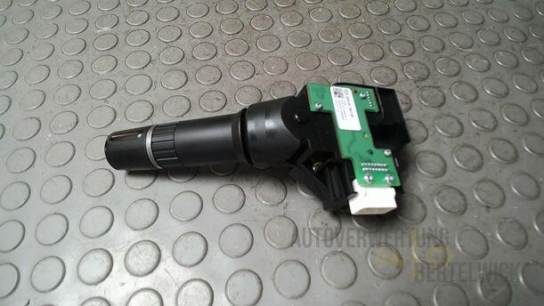 Foto: SCHEIBENWISCHERSCHALTER eines Mazda 6 Sport Kombi 2.2 CD DPF