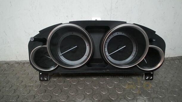Foto: TACHOEINHEIT/ KOMBIINSTRUMENT eines Mazda 6 Sport Kombi 2.2 CD DPF
