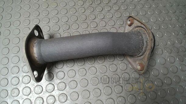 Foto: ZWISCHENROHR AUSPUFFANLAGE eines Mazda 6 Sport Kombi 2.2 CD DPF