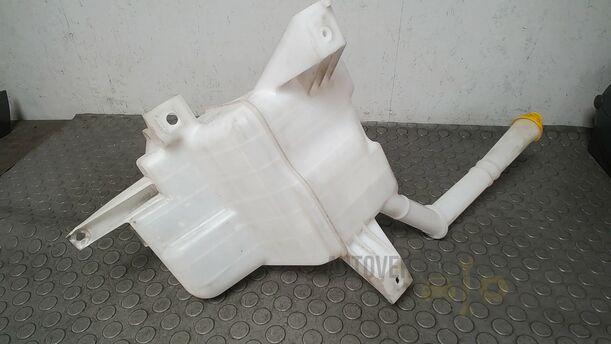 Foto: SCHEIBENWASCHBEHÄLTER eines Mazda 6 Sport Kombi 2.2 CD DPF