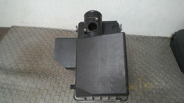 Foto: LUFTFILTERKASTEN eines Mazda 6 Sport Kombi 2.2 CD DPF