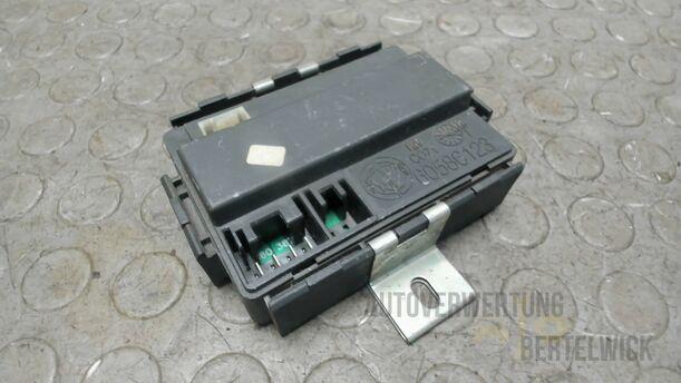 Foto: STEUERGERÄT FENSTERHEBER eines Alfa Romeo 146 1.6 Twin Spark