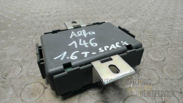 Foto: STEUERGERÄT FENSTERHEBER eines Alfa Romeo 146 1.6 Twin Spark