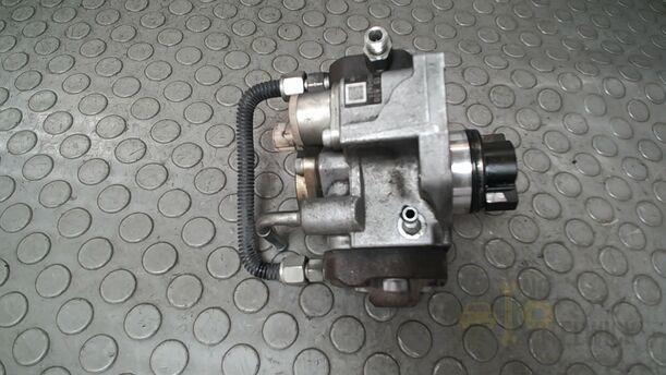 Foto: DIESELEINSPRITZPUMPE/ HOCHDRUCKPUMPE eines Mazda 6 Sport Kombi 2.2 CD DPF