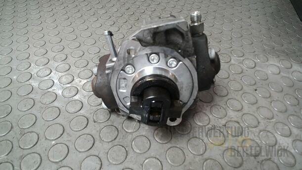Foto: DIESELEINSPRITZPUMPE/ HOCHDRUCKPUMPE eines Mazda 6 Sport Kombi 2.2 CD DPF