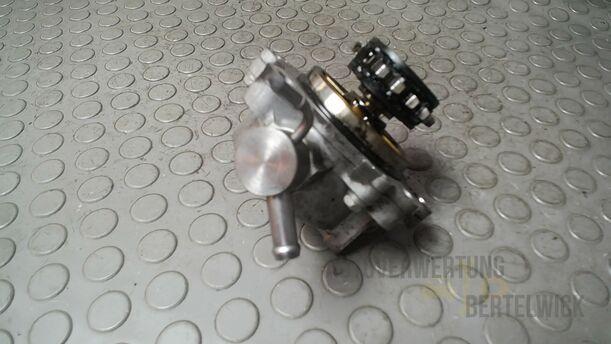 Foto: VAKUUMPUMPE/ UNTERDRUCKPUMPE eines Mazda 6 Sport Kombi 2.2 CD DPF