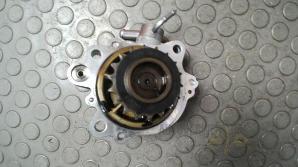 Foto: VAKUUMPUMPE/ UNTERDRUCKPUMPE eines Mazda 6 Sport Kombi 2.2 CD DPF