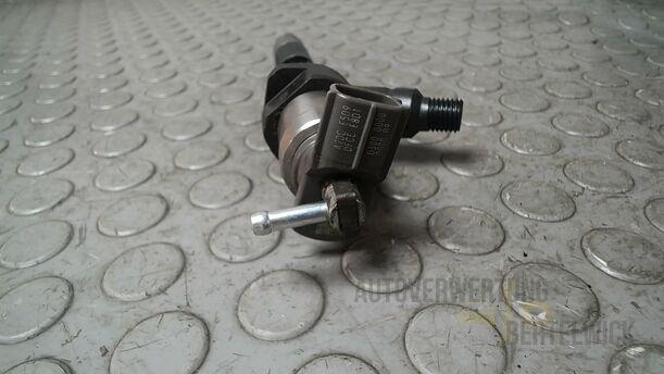 Foto: EINSPRITZDÜSE/ INJEKTOR eines Mazda 6 Sport Kombi 2.2 CD DPF