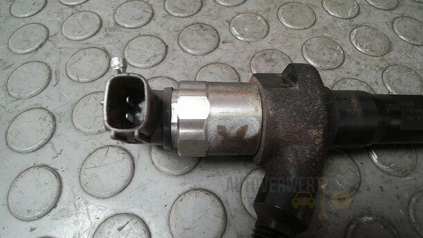 Foto: EINSPRITZDÜSE/ INJEKTOR eines Mazda 6 Sport Kombi 2.2 CD DPF
