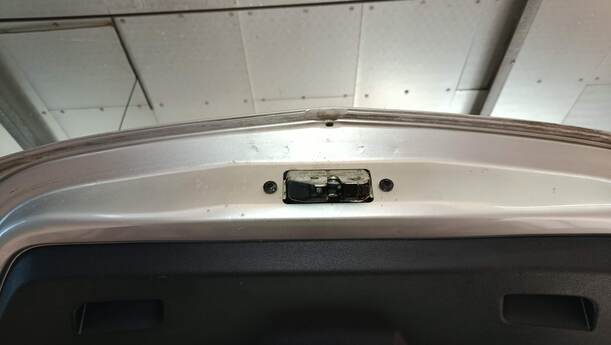 Foto: HECKKLAPPE / HECKDECKEL ( 2/3 TÜRER ) eines Opel Corsa 1.4 16V