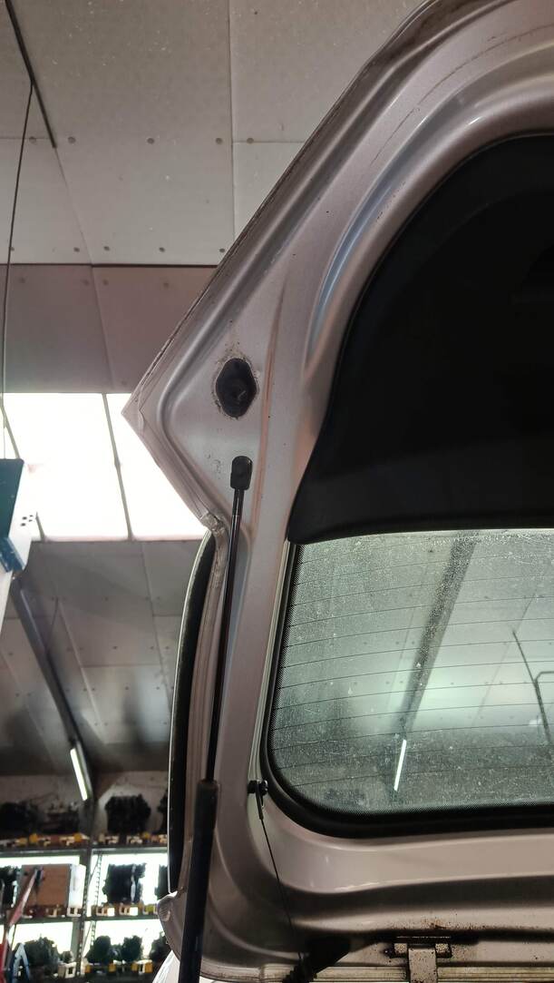 Foto: HECKKLAPPE / HECKDECKEL ( 2/3 TÜRER ) eines Opel Corsa 1.4 16V