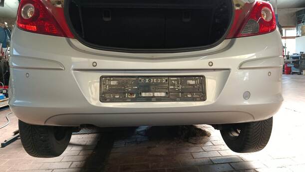 Foto: STOSSFÄNGER / STOßSTANGE HINTEN eines Opel Corsa 1.4 16V