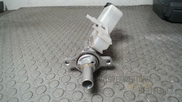 Foto: HAUPTBREMSZYLINDER eines Mazda 6 Sport Kombi 2.2 CD DPF
