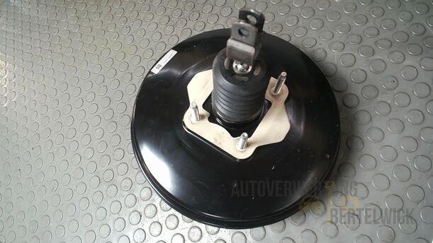 Foto: BREMSKRAFTVERSTÄRKER eines Mazda 6 Sport Kombi 2.2 CD DPF