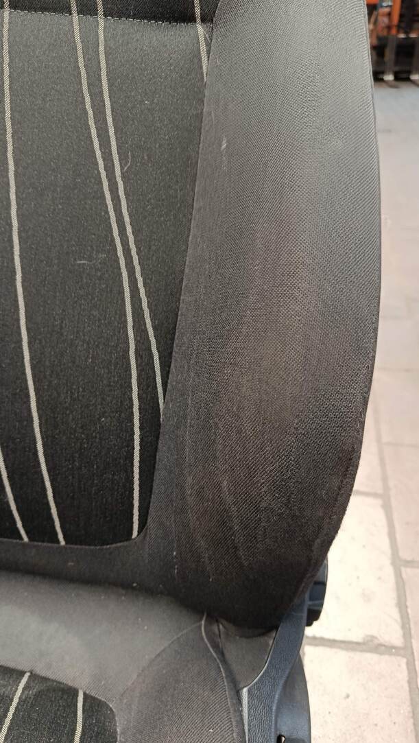 Foto: SITZ VORNE LINKS / FAHRERSITZ eines Opel Corsa 1.4 16V