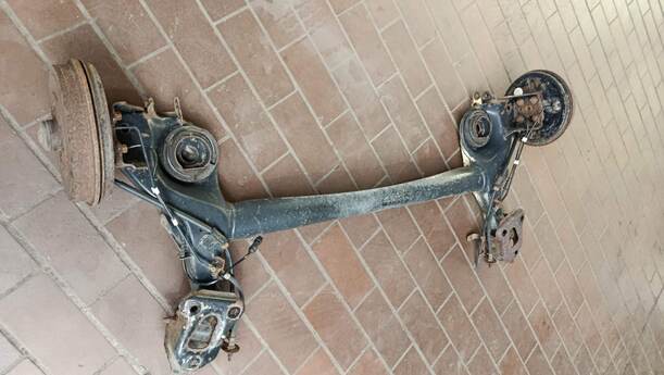 Foto: HINTERACHSTRÄGER eines Opel Corsa 1.4 16V