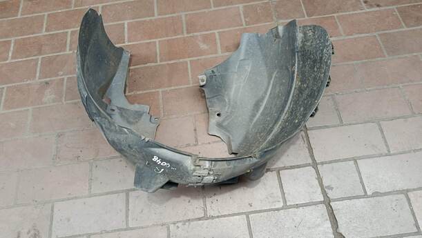 Foto: RADHAUSSCHALE / INNENKOTFLÜGEL RECHTS eines Opel Corsa 1.4 16V