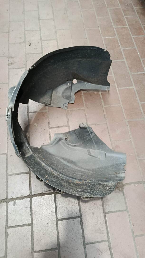 Foto: RADHAUSSCHALE / INNENKOTFLÜGEL RECHTS eines Opel Corsa 1.4 16V