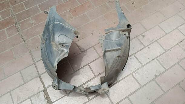 Foto: RADHAUSSCHALE / INNENKOTFLÜGEL RECHTS eines Opel Corsa 1.4 16V