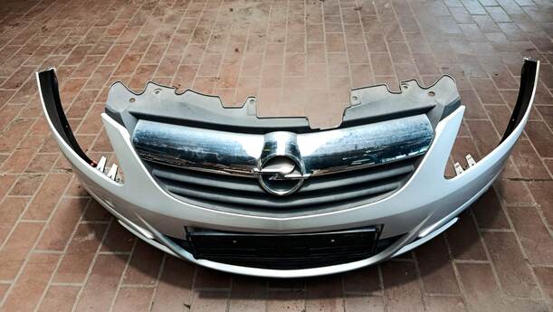 Foto: STOSSFÄNGER / STOßSTANGE VORNE eines Opel Corsa 1.4 16V