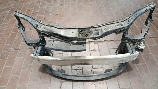 Foto: SCHLOSSTRÄGER / FRONTBLECH eines Opel Corsa 1.4 16V