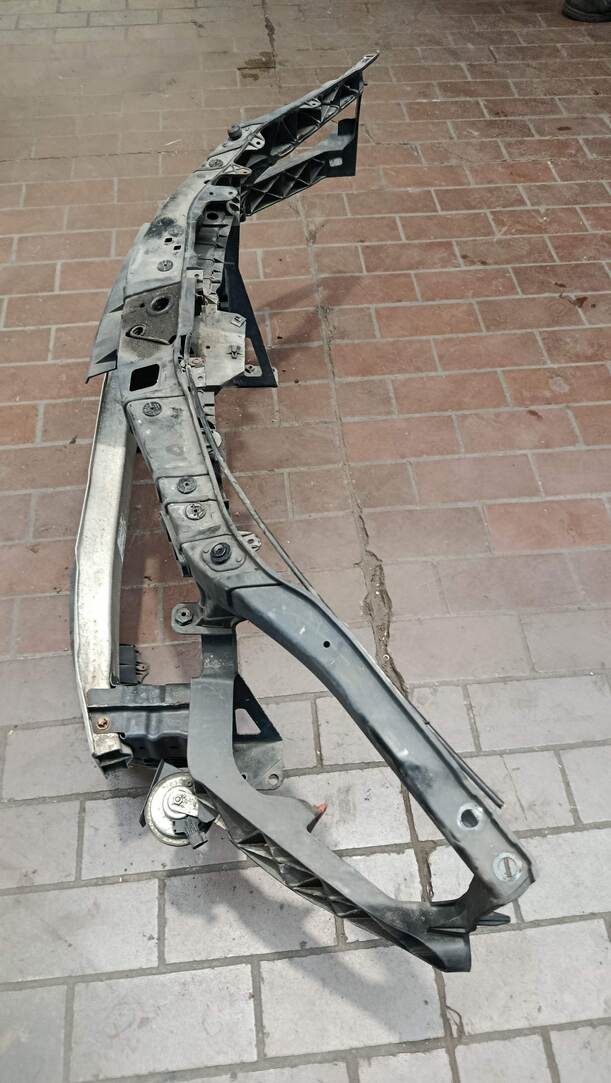 Foto: SCHLOSSTRÄGER / FRONTBLECH eines Opel Corsa 1.4 16V