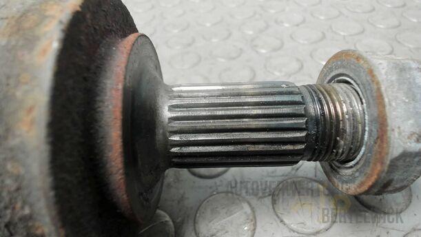 Foto: ANTRIEBSWELLE LINKS ( SCHALTGETRIEBE ) eines Opel Corsa 1.4 16V Fun