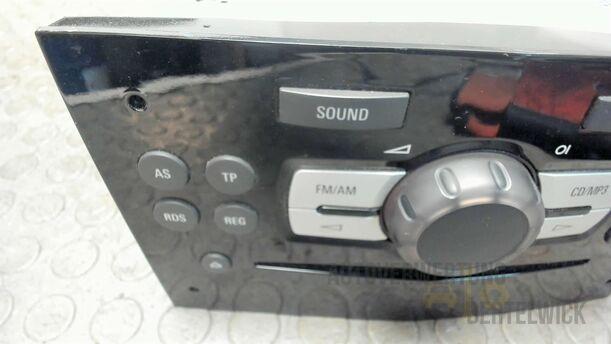 Foto: RADIO CD30 MP3 eines Opel Corsa 1.4 16V Fun