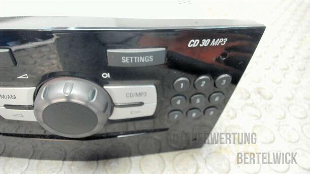 Foto: RADIO CD30 MP3 eines Opel Corsa 1.4 16V Fun