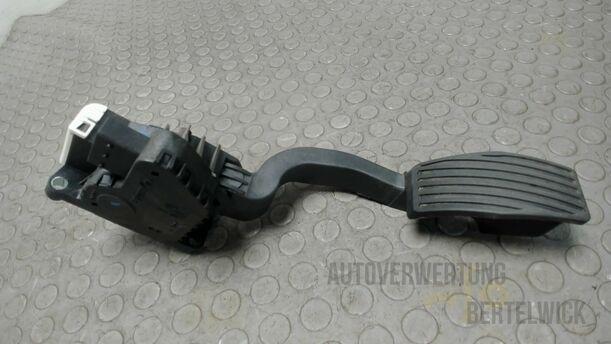 Foto: GASPEDAL ( SCHALTGETRIEBE ) eines Opel Corsa 1.4 16V Fun