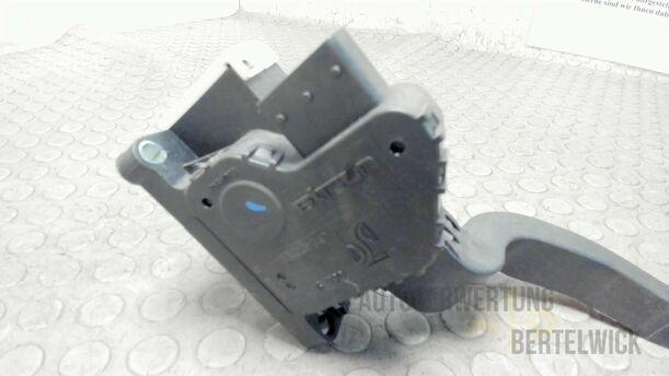 Foto: GASPEDAL ( SCHALTGETRIEBE ) eines Opel Corsa 1.4 16V Fun