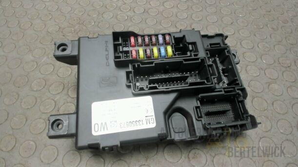 Foto: STEUERGERÄT / MODUL SICHERUNGSKASTEN eines Opel Corsa 1.4 16V Fun