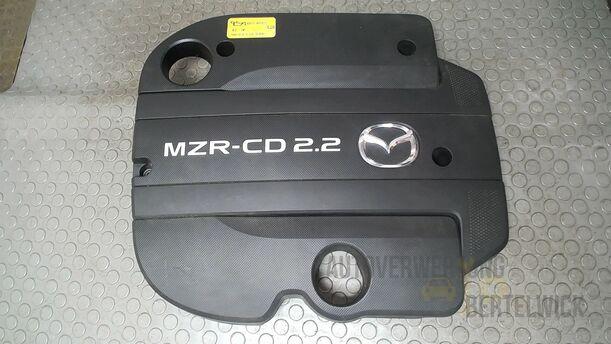 Foto: MOTORABDECKUNG eines Mazda 6 Sport Kombi 2.2 CD DPF Fun
