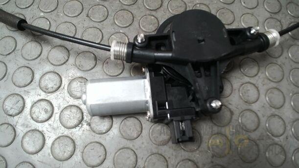 Foto: FENSTERHEBER ELEKTRISCH HINTEN LINKS ( KOMBI ) eines Mazda 6 Sport Kombi 2.2 CD DPF Fun