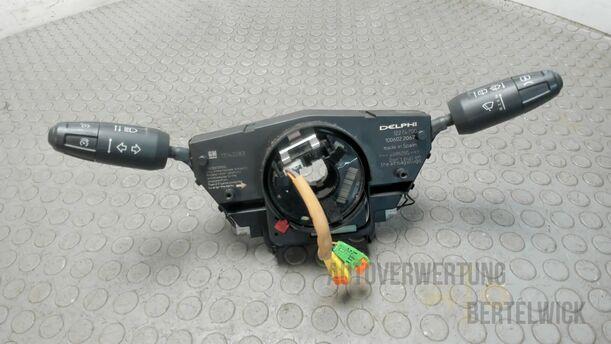 Foto: LENKSTOCKSCHALTER / KOMBISCHALTER eines Opel Corsa 1.4 16V Fun